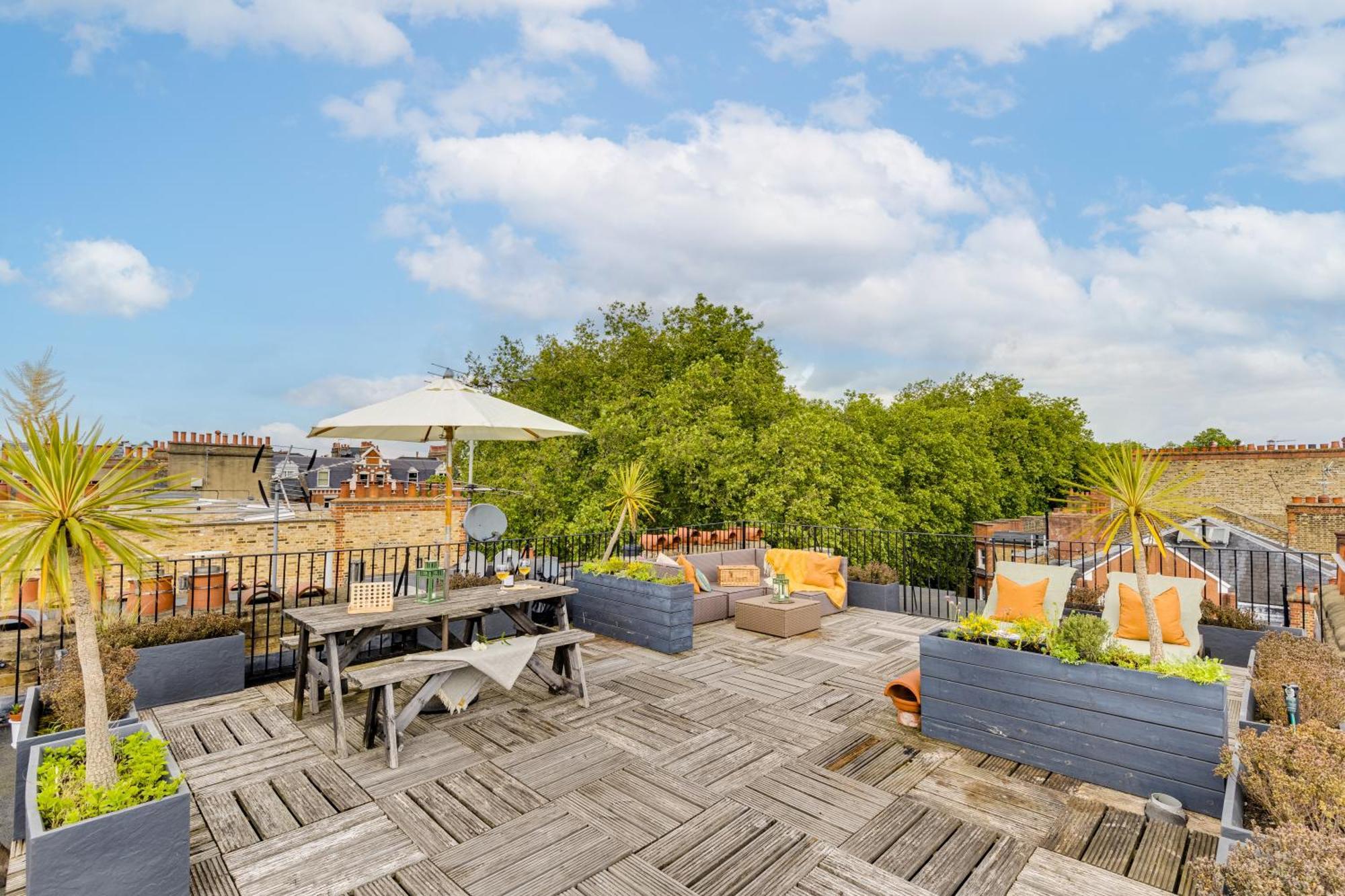 Luana'S Stunning Rooftop Лондон Экстерьер фото